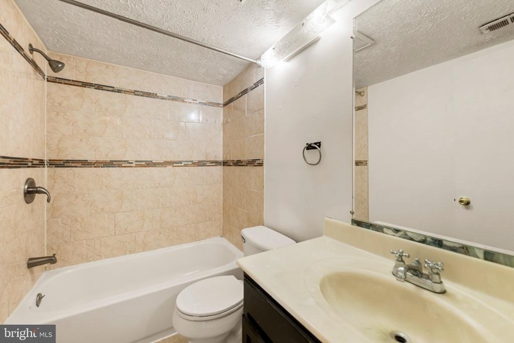 7716 Hanover Parkway - Photo 14