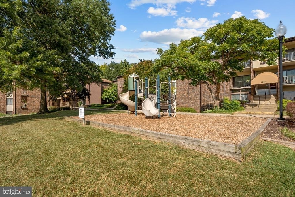 7716 Hanover Parkway - Photo 20