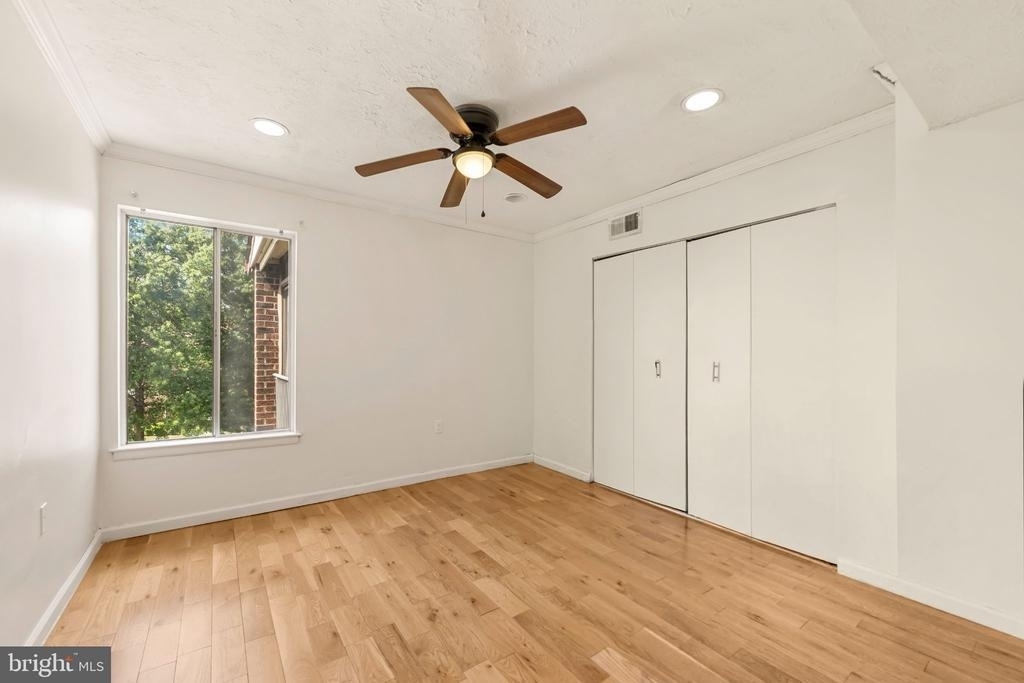 7716 Hanover Parkway - Photo 15