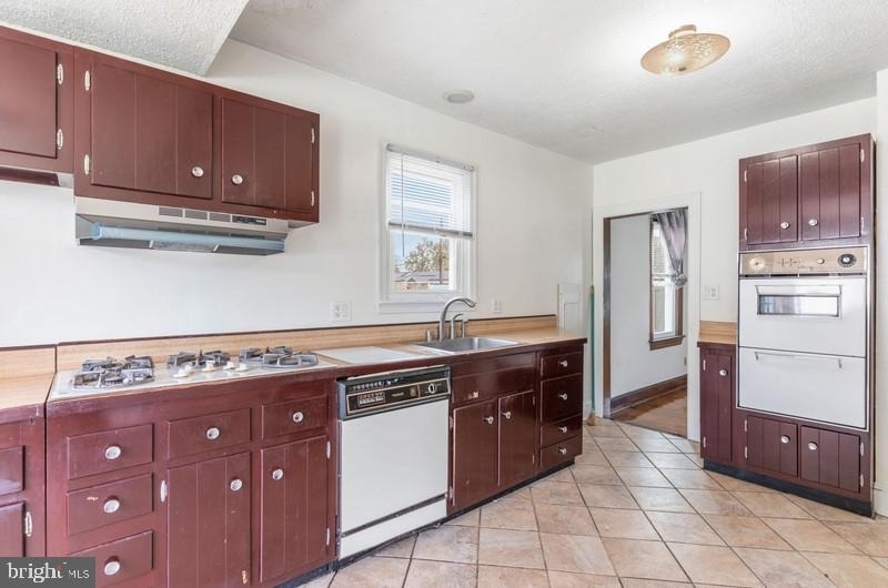 7523 Webster Lane - Photo 2