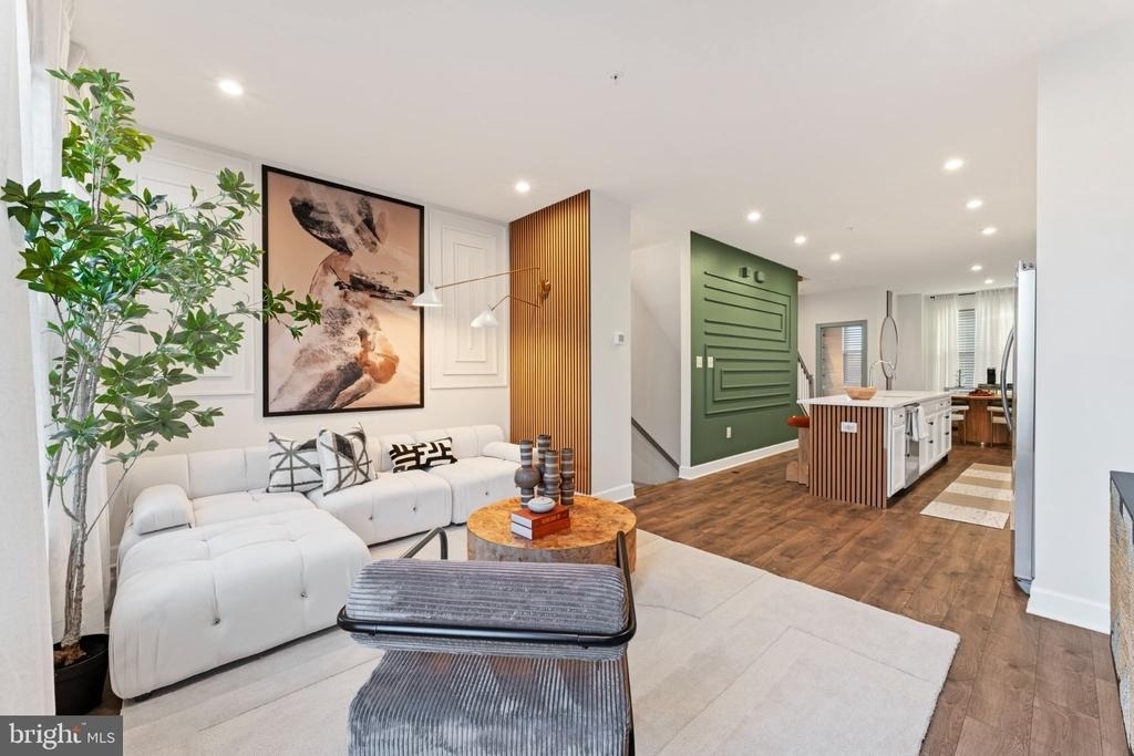 101 Capital Court - Photo 13