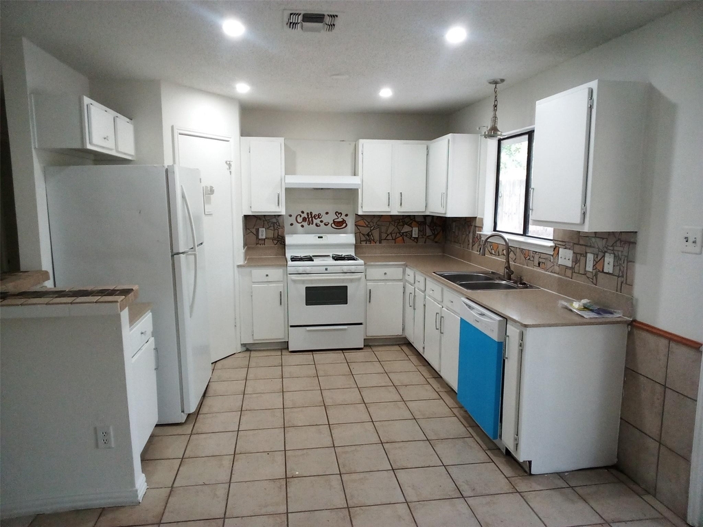 1904 Krizan Ave - Photo 4
