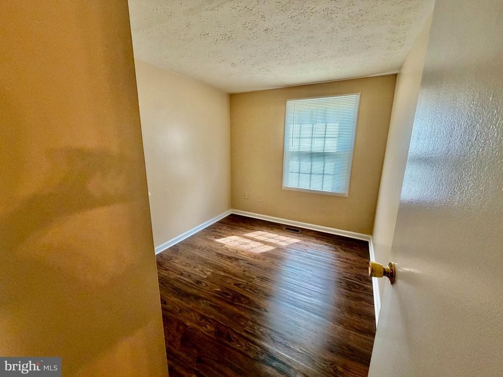 6308 Clinton Way - Photo 8