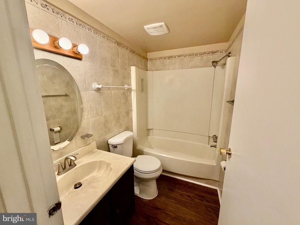 6308 Clinton Way - Photo 5