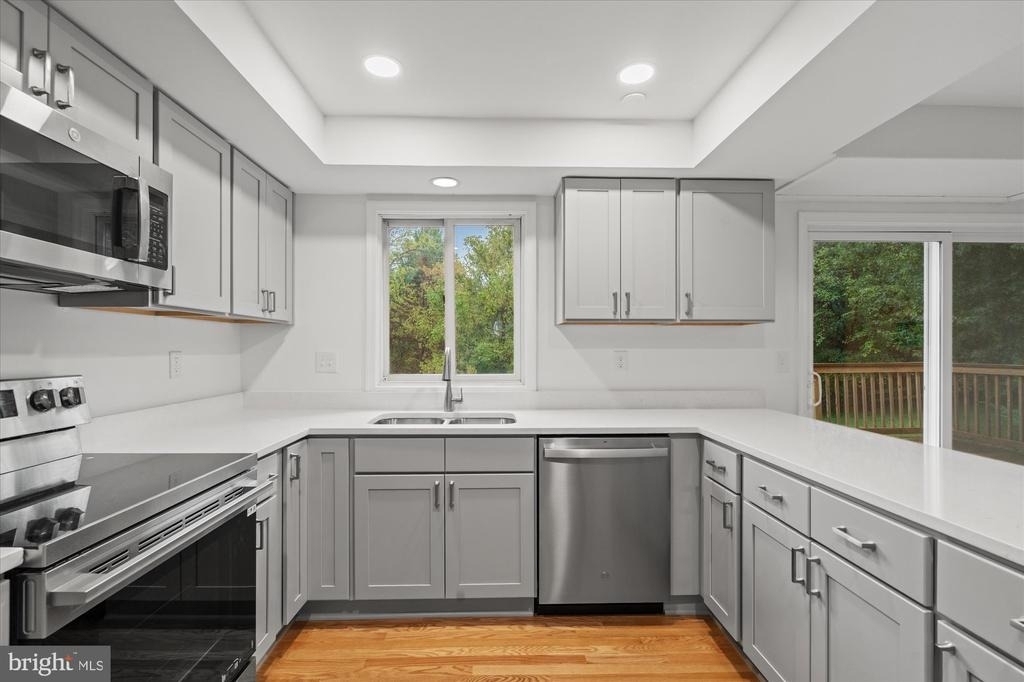 9601 Persimmon Tree Road - Photo 11