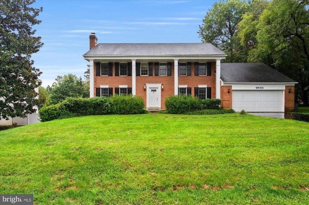 9601 Persimmon Tree Road - Photo 0
