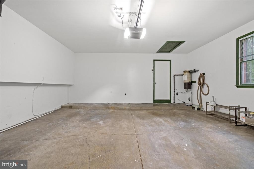 9601 Persimmon Tree Road - Photo 39