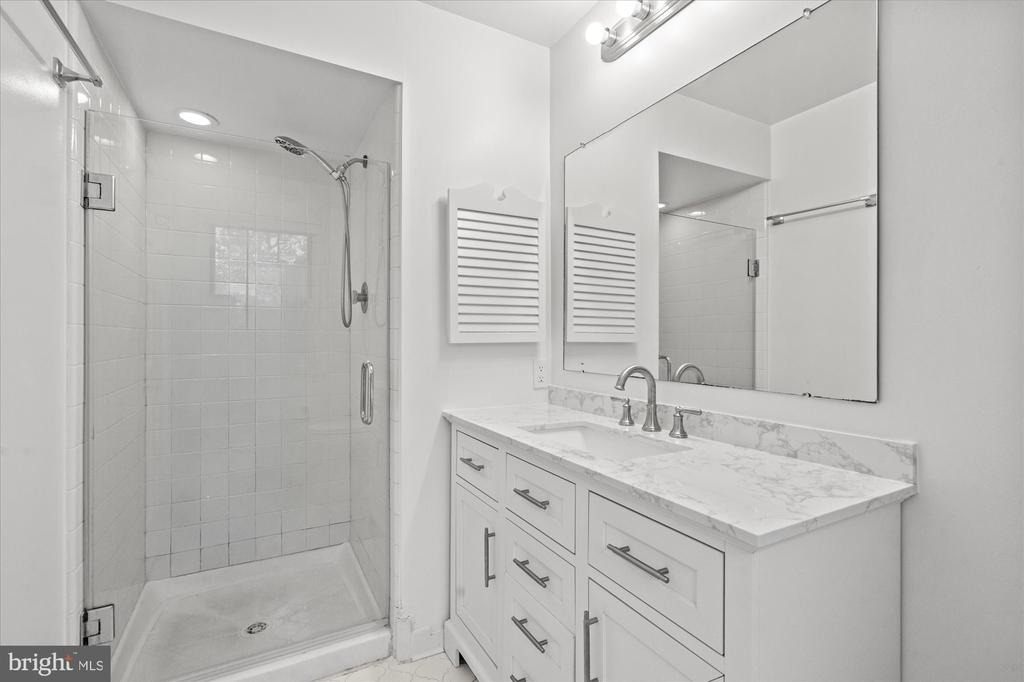 9601 Persimmon Tree Road - Photo 36