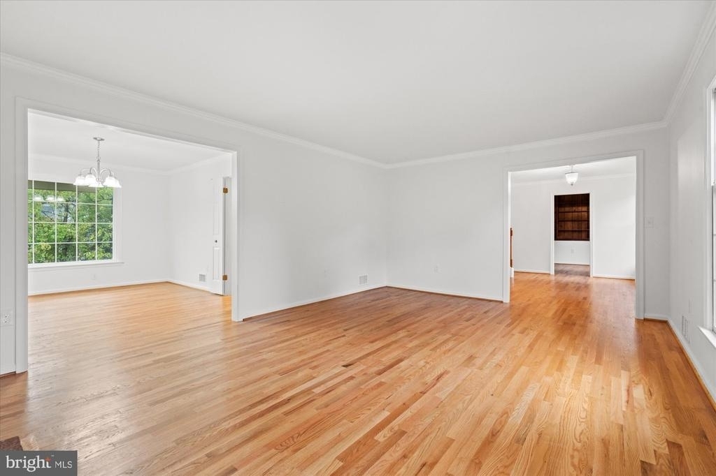 9601 Persimmon Tree Road - Photo 5