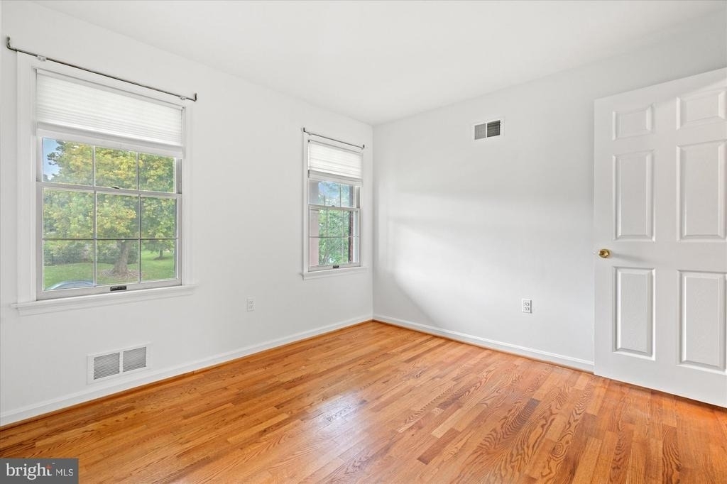 9601 Persimmon Tree Road - Photo 25