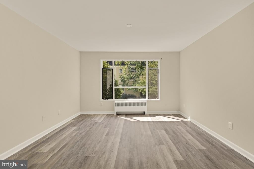 10413 Montrose Avenue - Photo 2