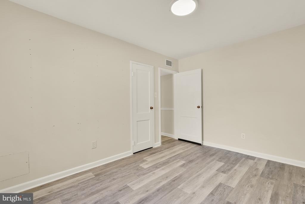 10413 Montrose Avenue - Photo 11