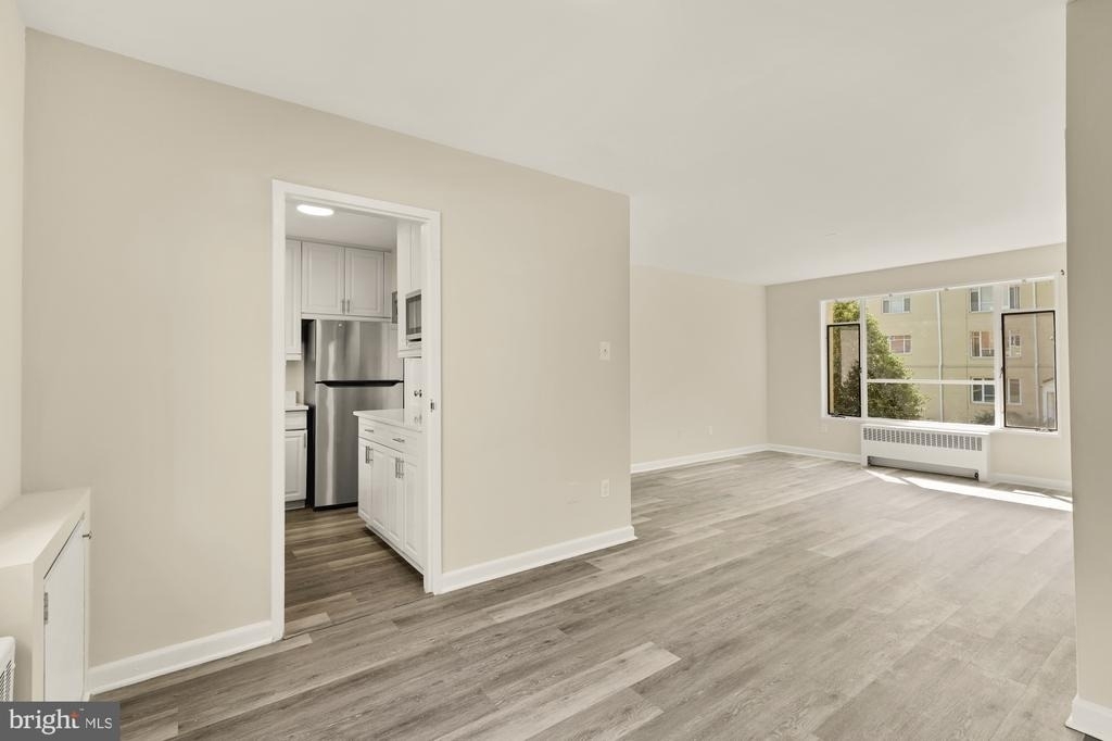 10413 Montrose Avenue - Photo 5