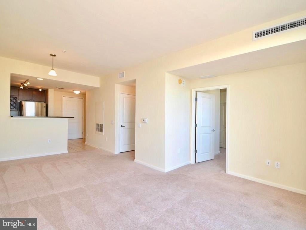 930 Wayne Avenue - Photo 4