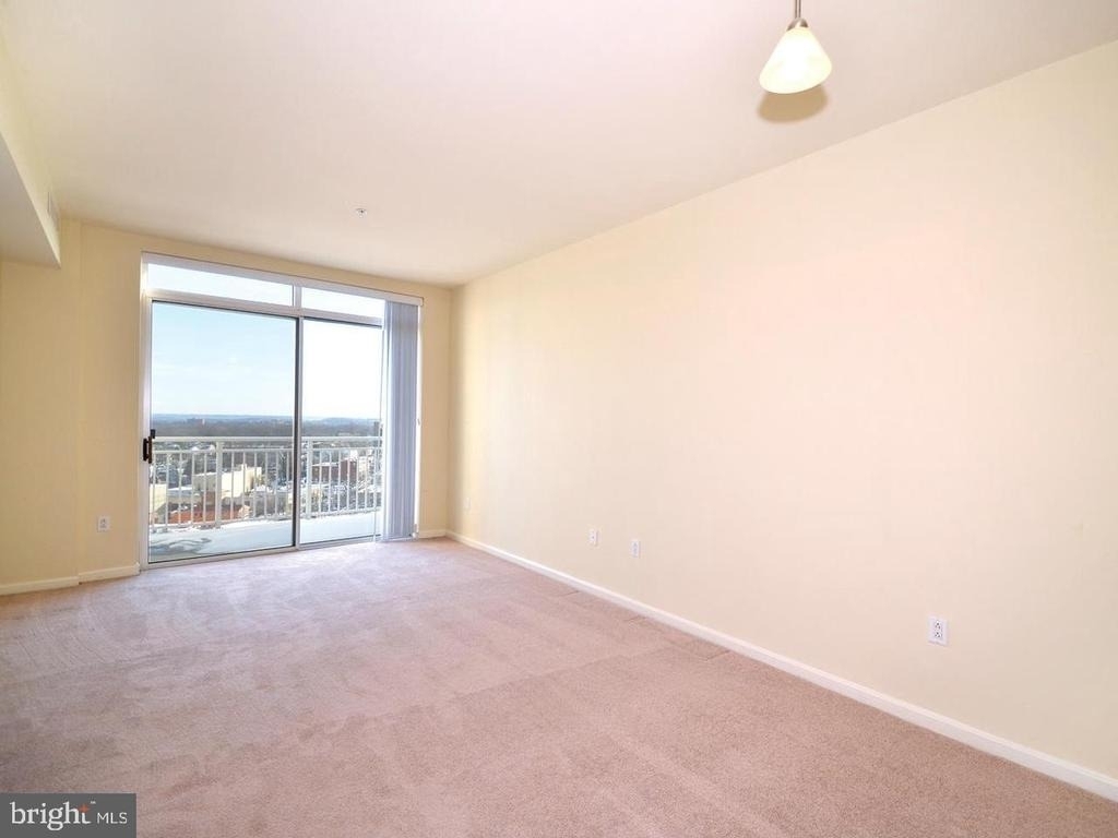930 Wayne Avenue - Photo 6