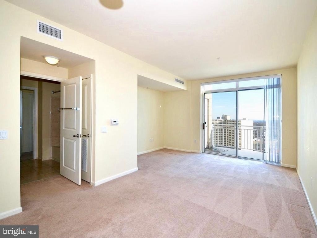 930 Wayne Avenue - Photo 5
