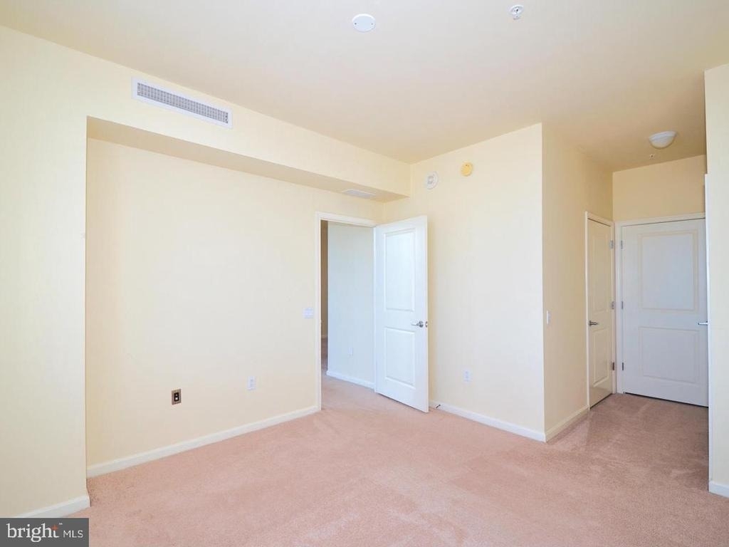 930 Wayne Avenue - Photo 7