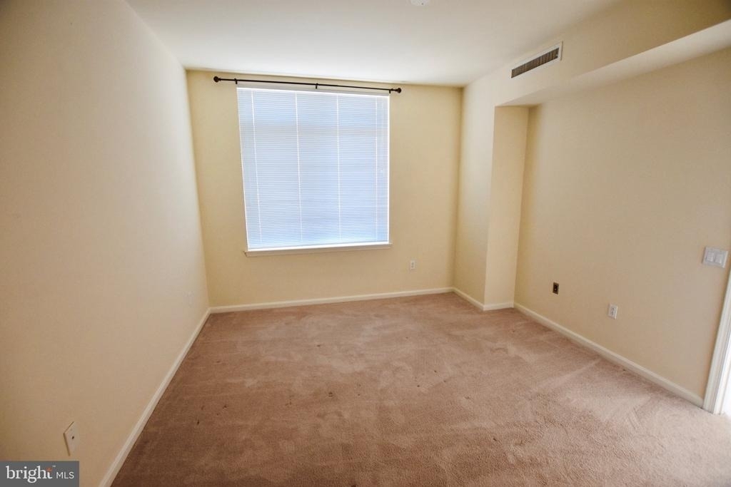930 Wayne Avenue - Photo 10