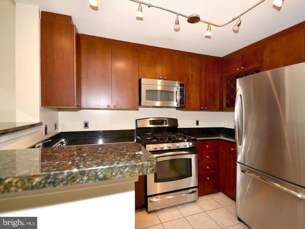 930 Wayne Avenue - Photo 2