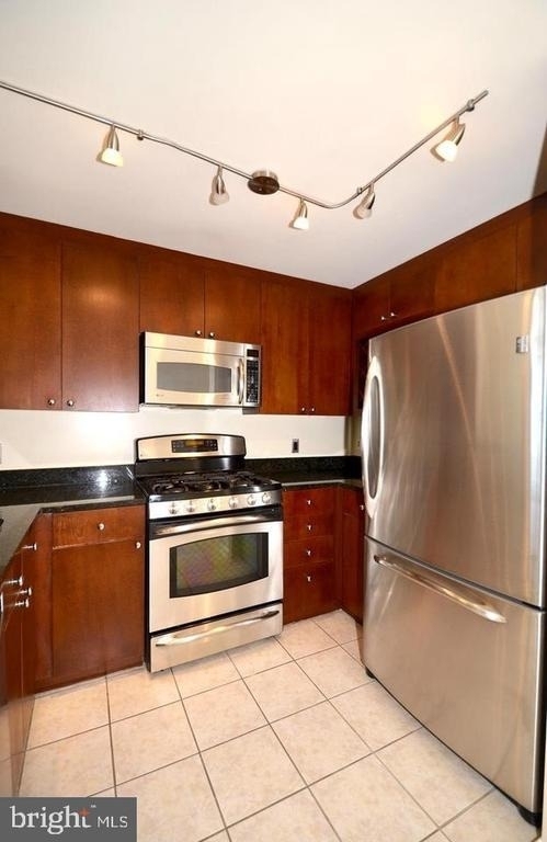 930 Wayne Avenue - Photo 3