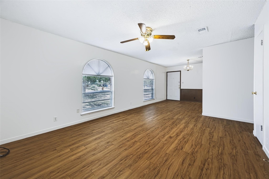4713 Sagebrush Trl - Photo 5