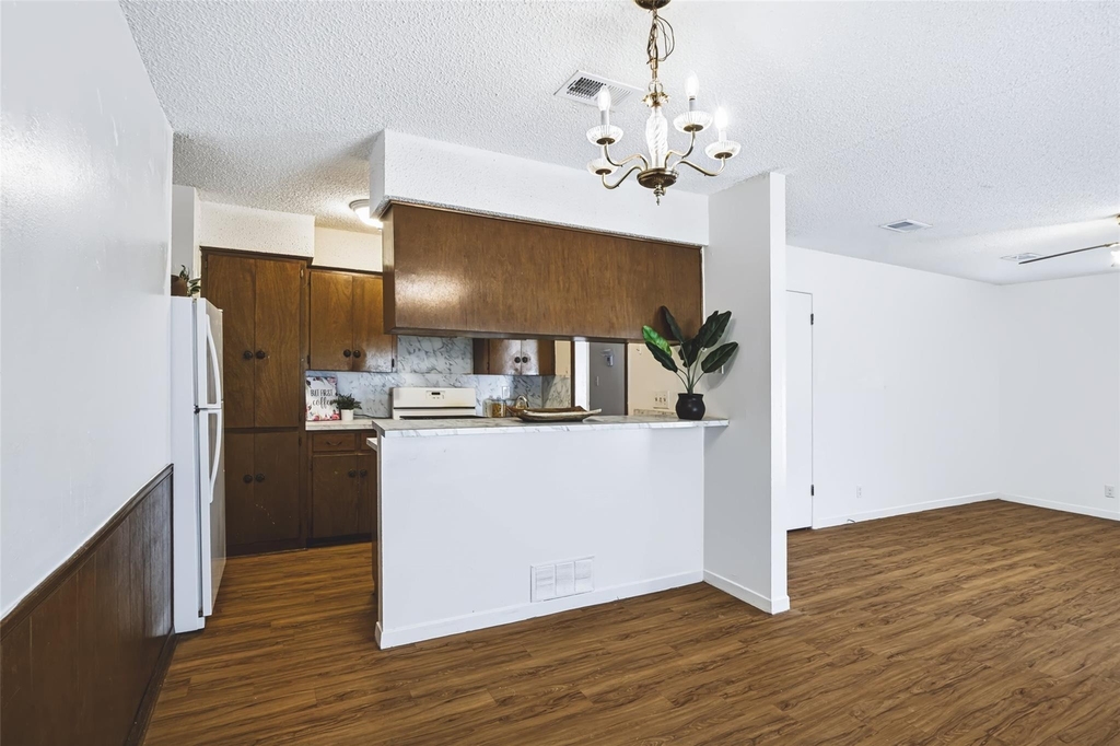 4713 Sagebrush Trl - Photo 3