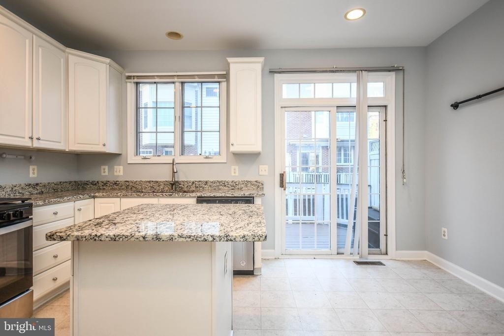 1303 Cameron Hill Court - Photo 11