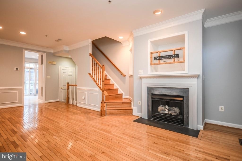 1303 Cameron Hill Court - Photo 4