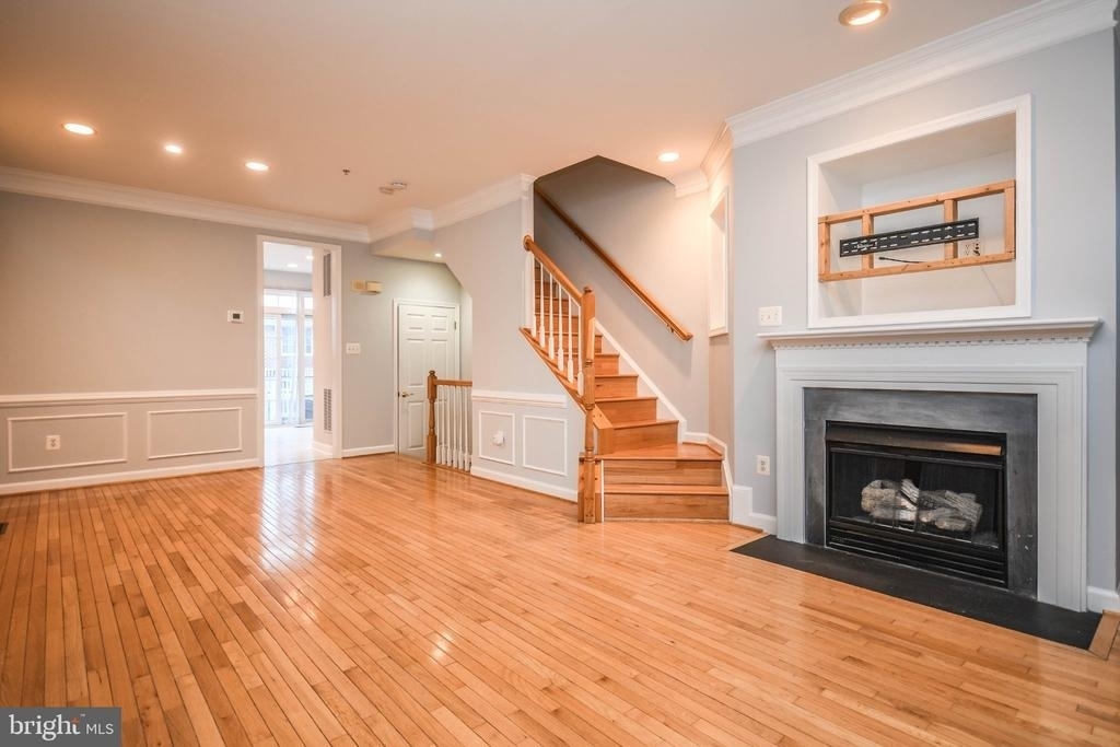 1303 Cameron Hill Court - Photo 5
