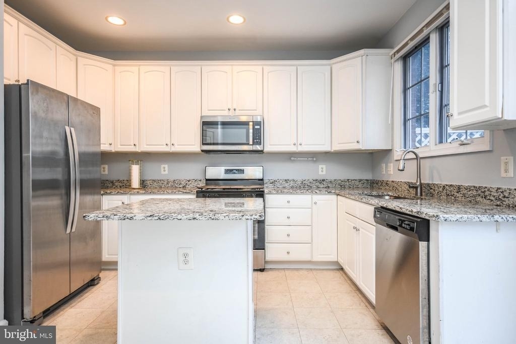1303 Cameron Hill Court - Photo 7
