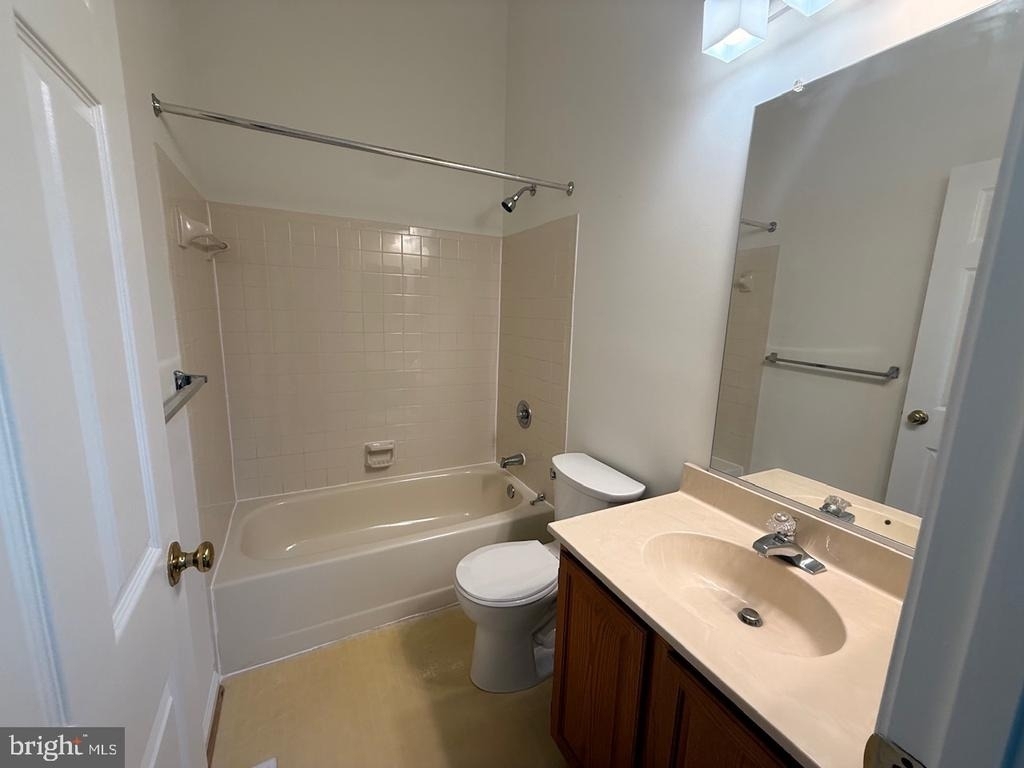 17901 Cottonwood Terrace - Photo 21