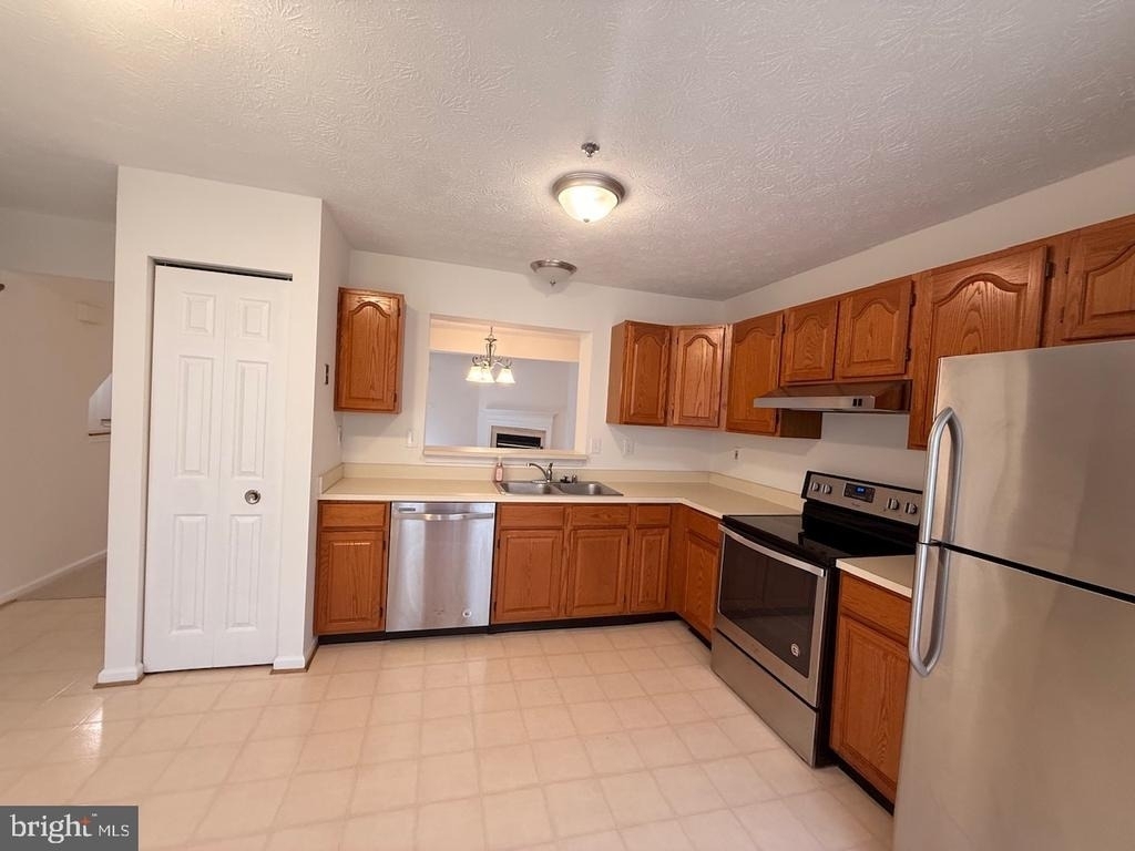 17901 Cottonwood Terrace - Photo 9
