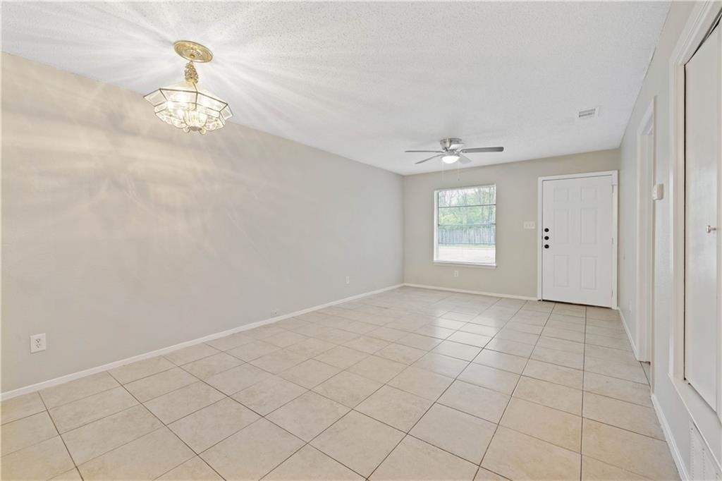 806 Judy Dr - Photo 2