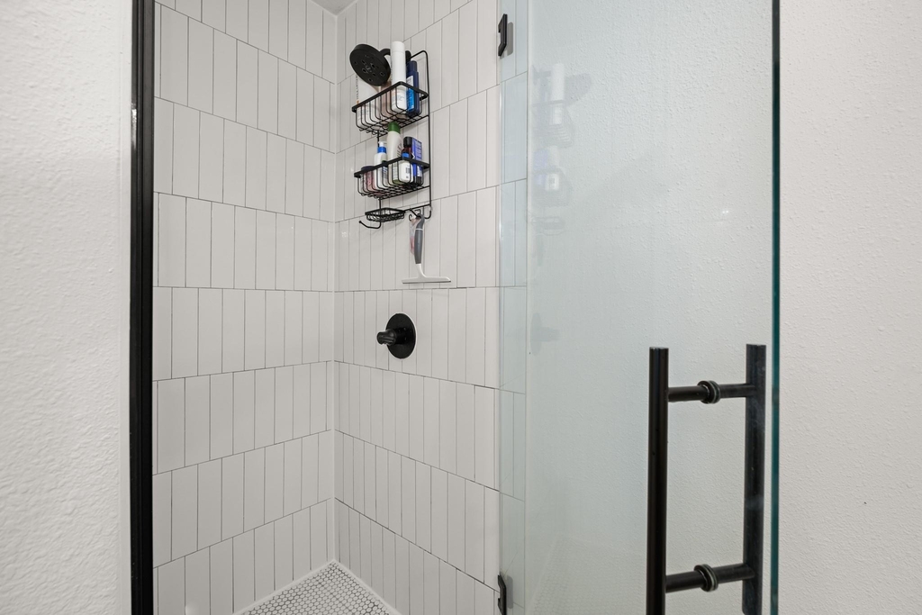 8200 Dunn St - Photo 4