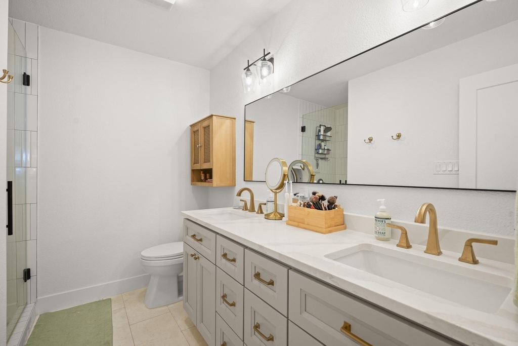 8200 Dunn St - Photo 3