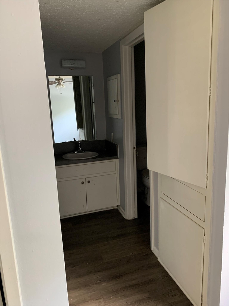 820 Houston St - Photo 1