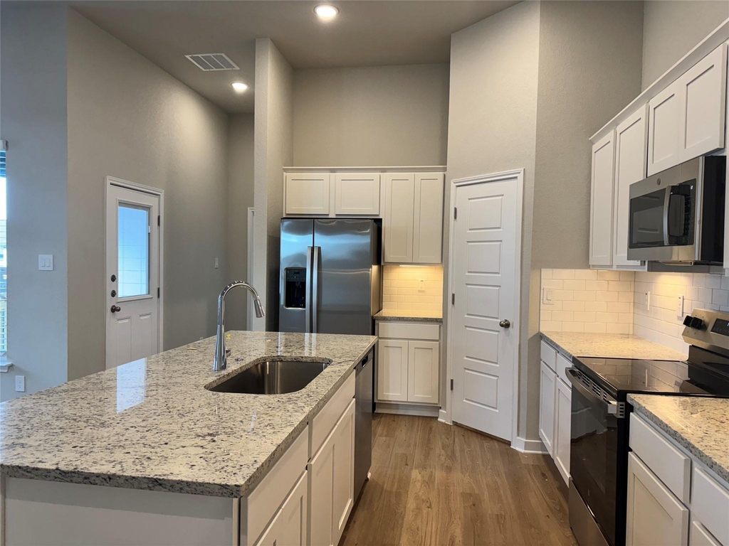 131 Schrader Dr - Photo 6