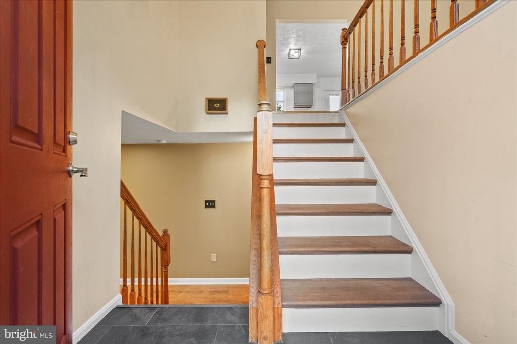 841 Briar Court - Photo 4