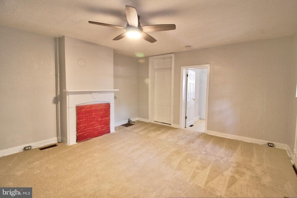 100 E 5th Street - Photo 7