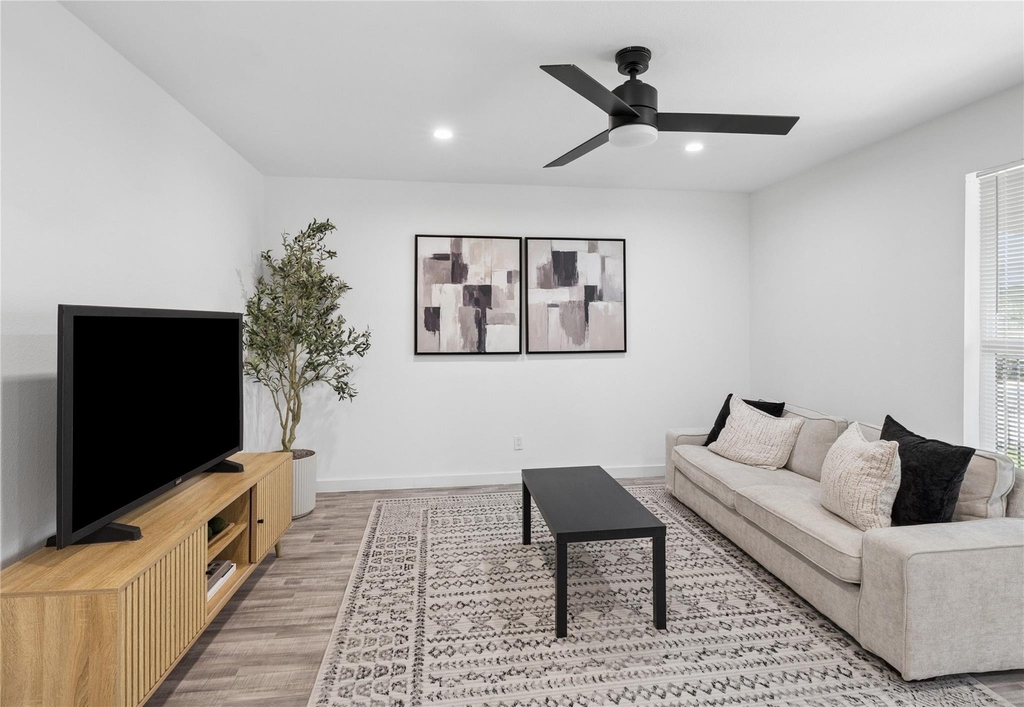5911 Sheridan Ave Ln - Photo 4