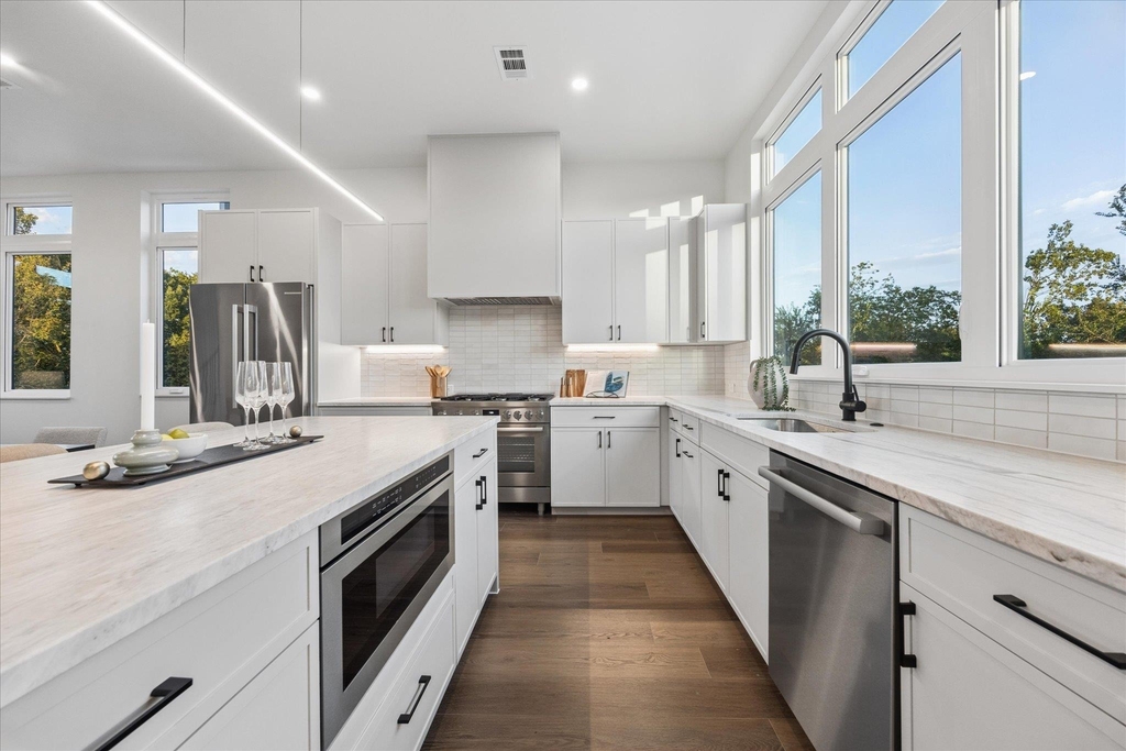 4101 Menchaca Rd - Photo 10
