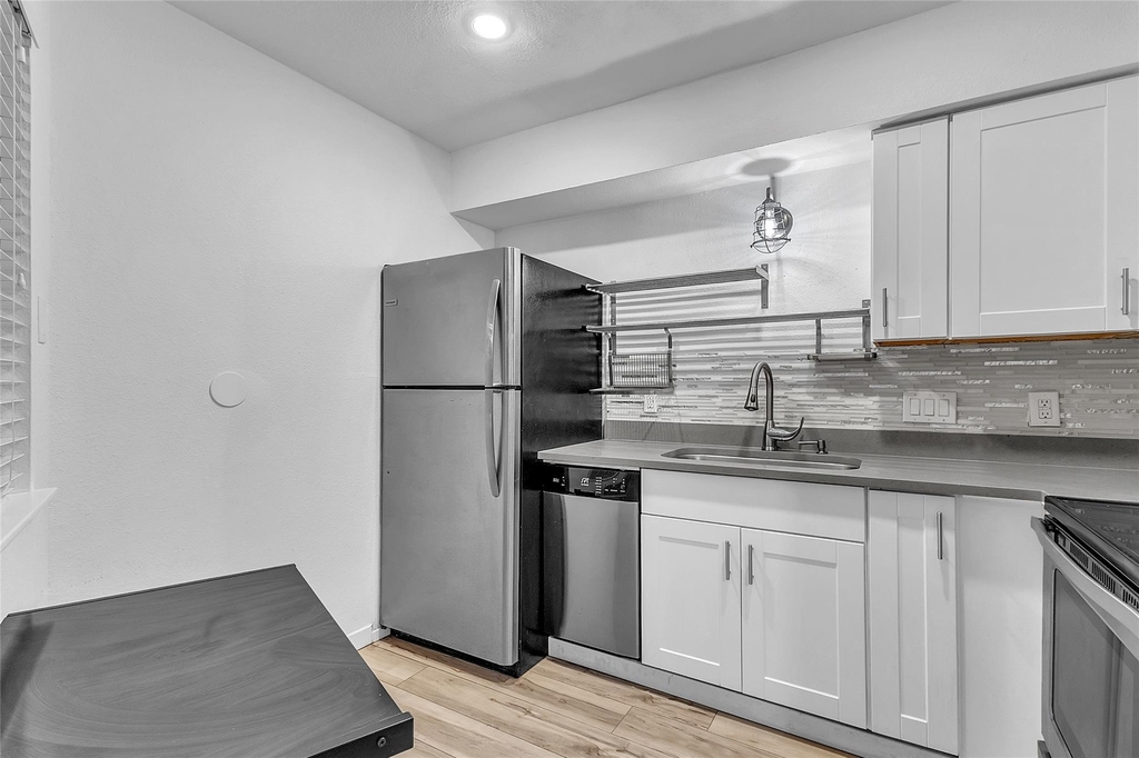 1840 Burton Dr - Photo 22