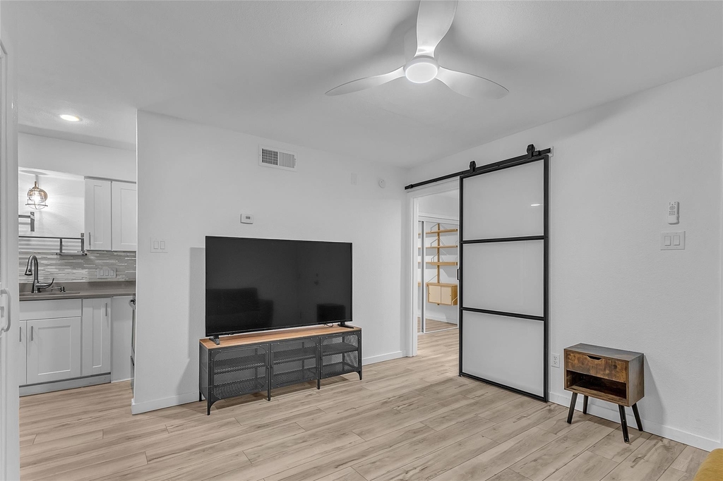 1840 Burton Dr - Photo 9
