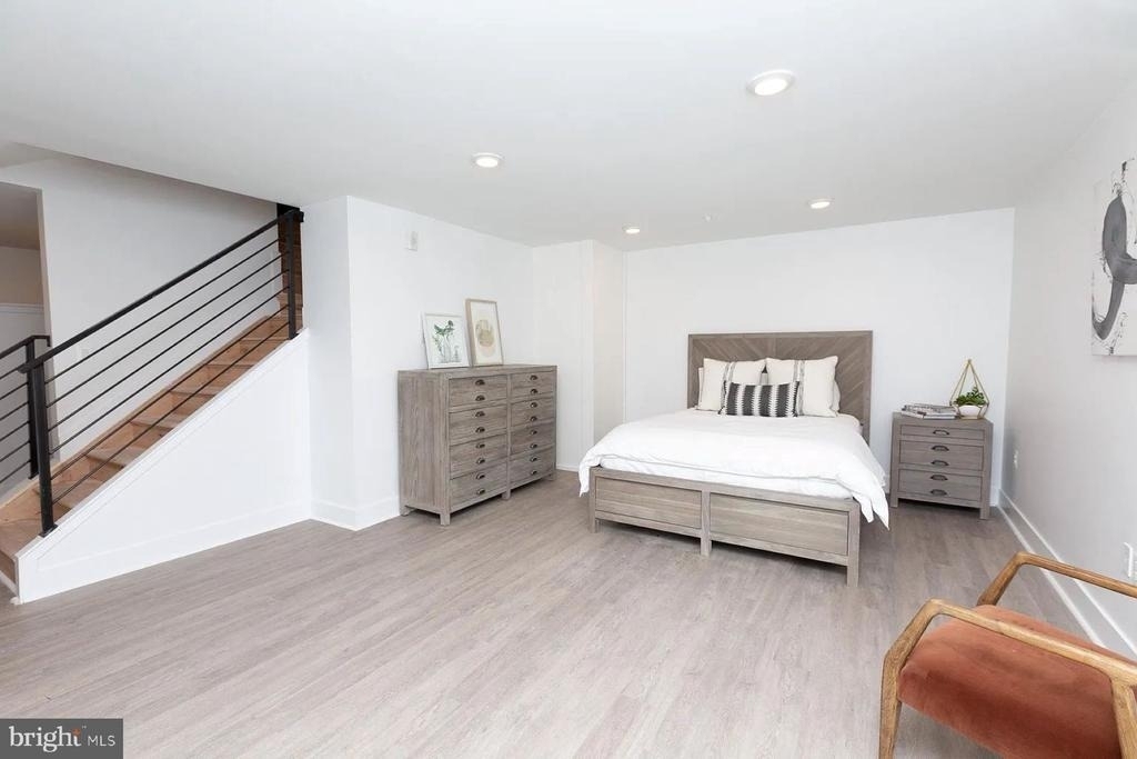 1742 Fleet Street - Photo 10