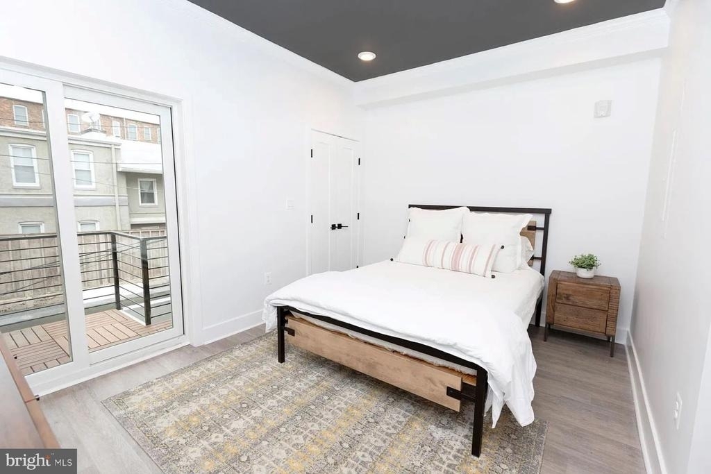 1742 Fleet Street - Photo 6