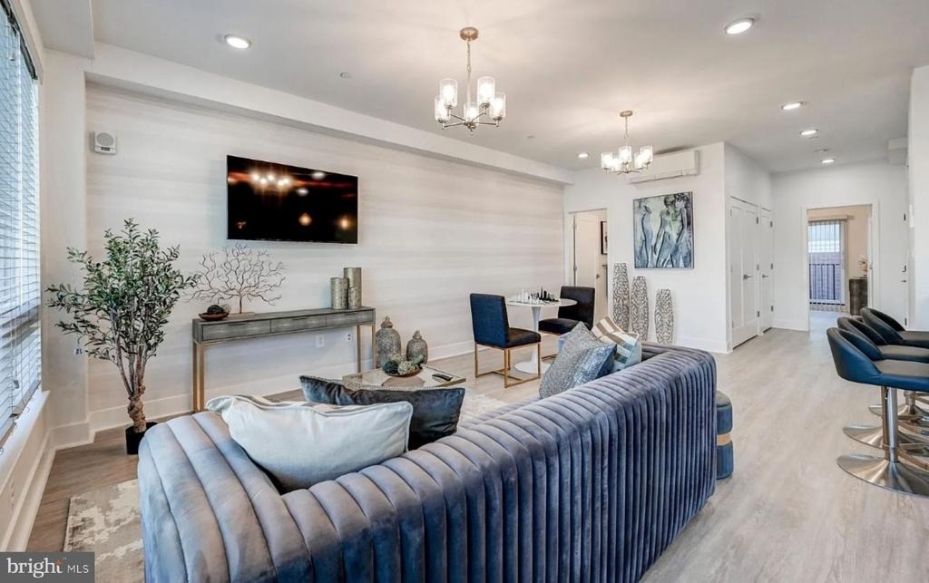 601 S Broadway - Photo 9