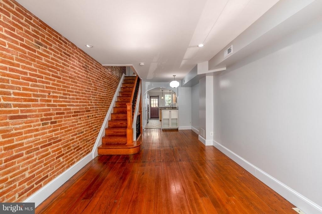 2224 Bank Street - Photo 18