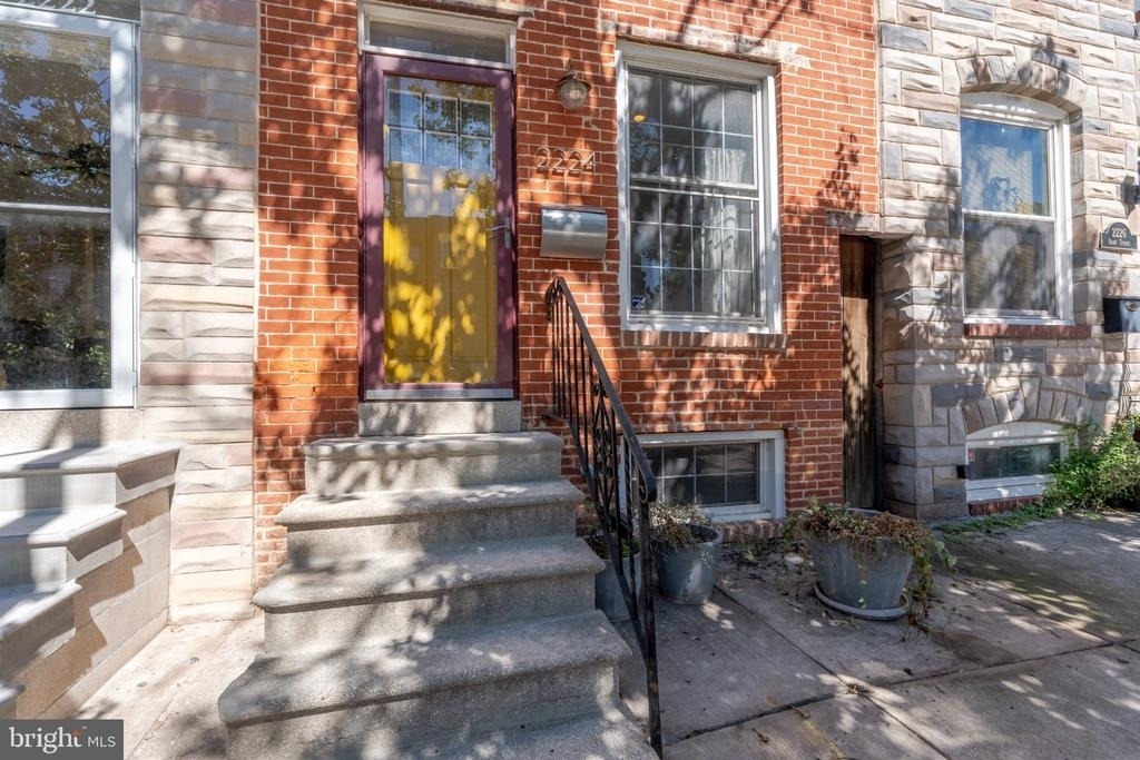 2224 Bank Street - Photo 0