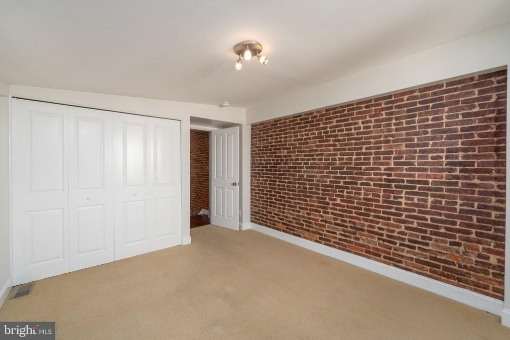 2224 Bank Street - Photo 12