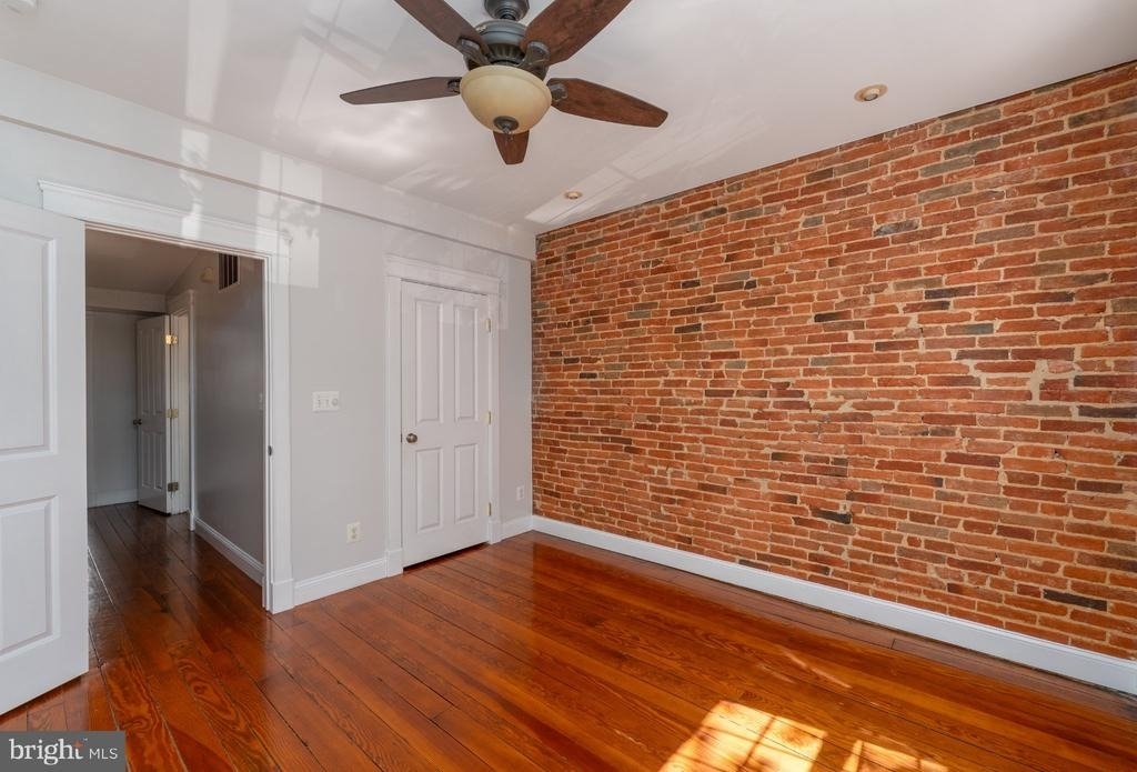 2224 Bank Street - Photo 10